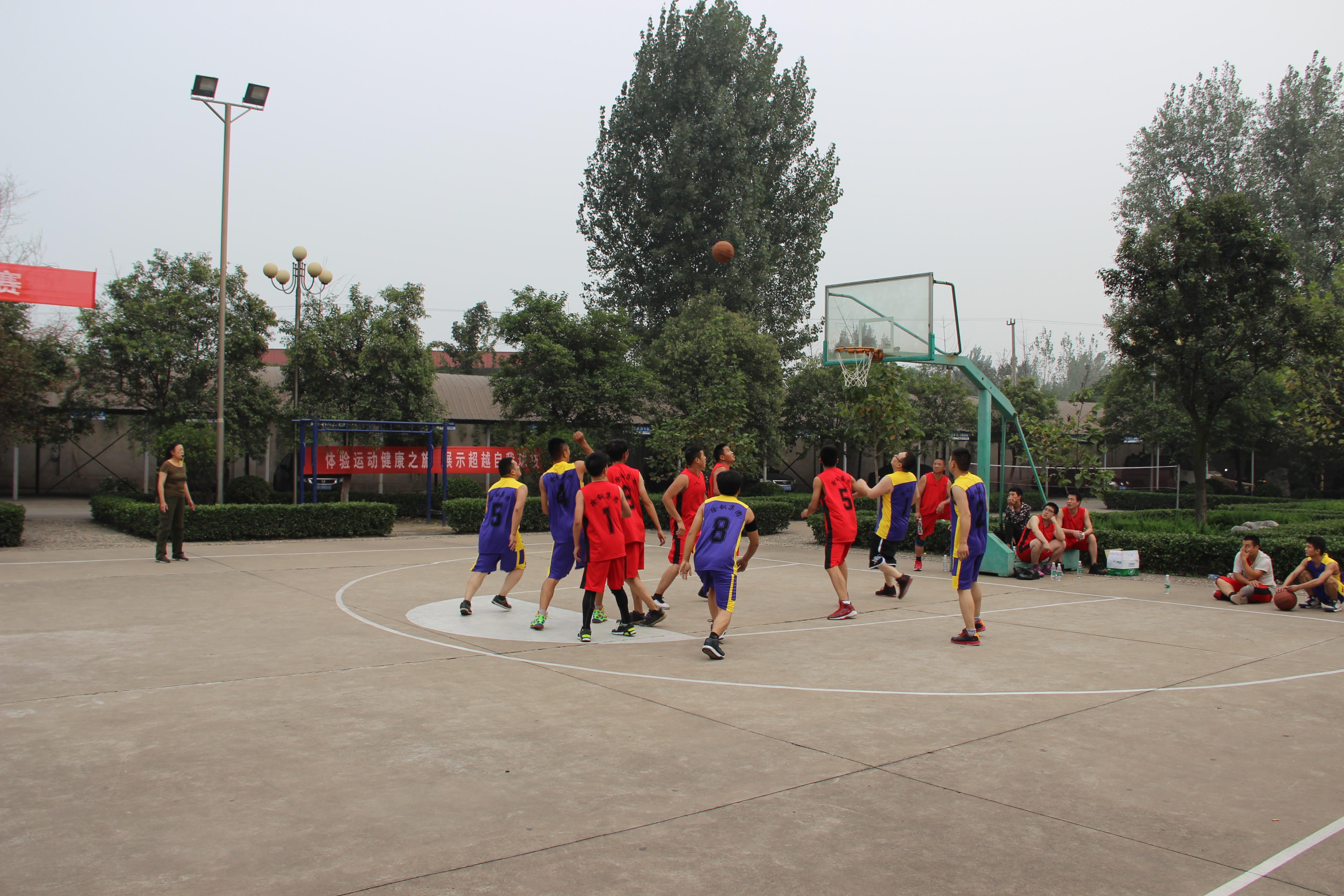 2016年10月5日徐钢集团第二届“徐钢杯”篮球赛开赛